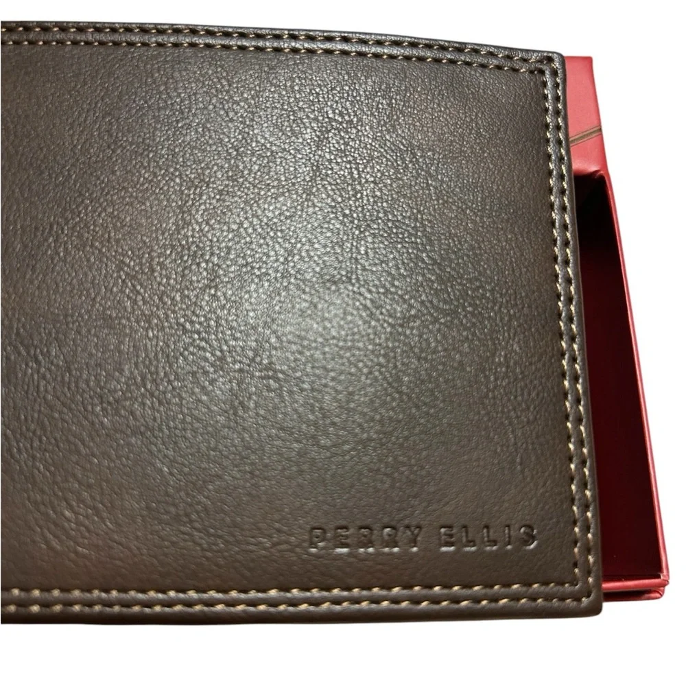 Perry Ellis Portfolio Brown Leather Sunshine Passcase Wallet